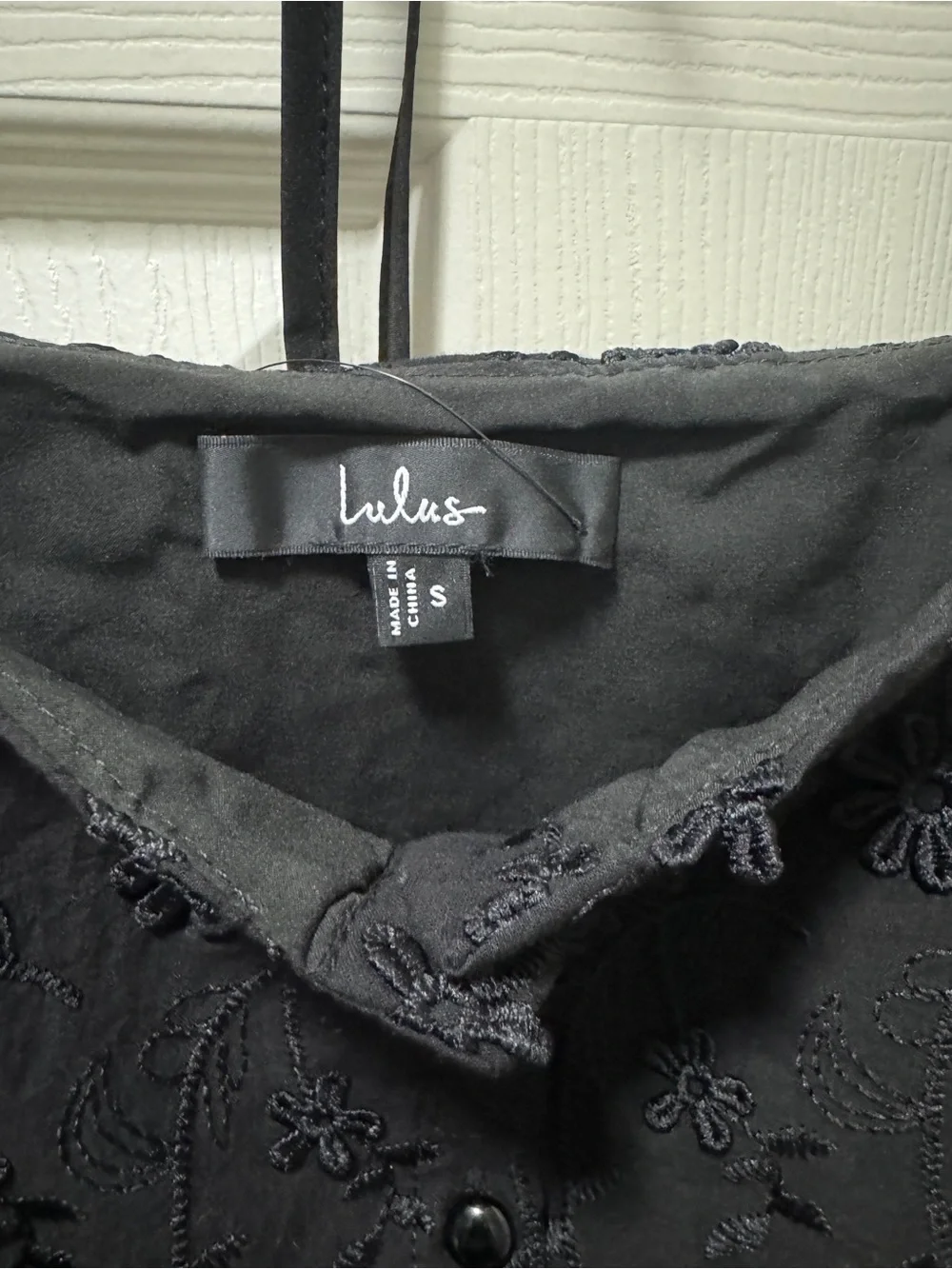 NWT Lulus Cutest Weekend Black 3D Floral Embroidered Tie-Back Tank Top Sz. S - Picture 4 of 7
